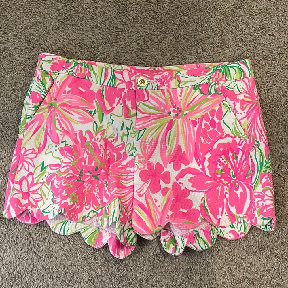 Lilly Pulitzer Pink White Green Floral Scallop Hem Shorts